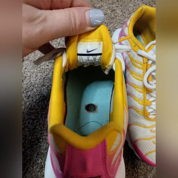 Nike Women's Air Max Plus Premium White Tropical Twist Sneakers 8.5 - Picture 9 of 12